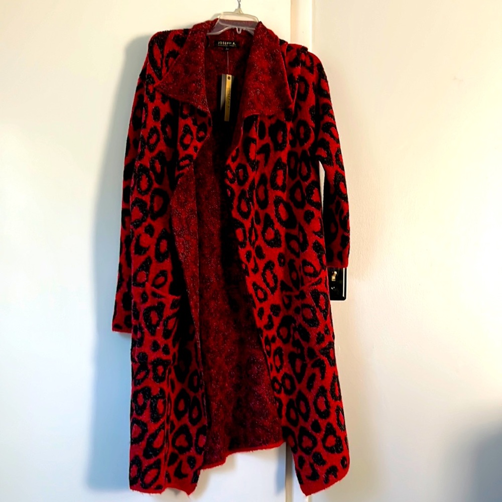Red print sweater jacket